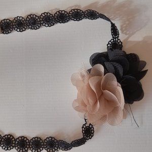 Choker/flower